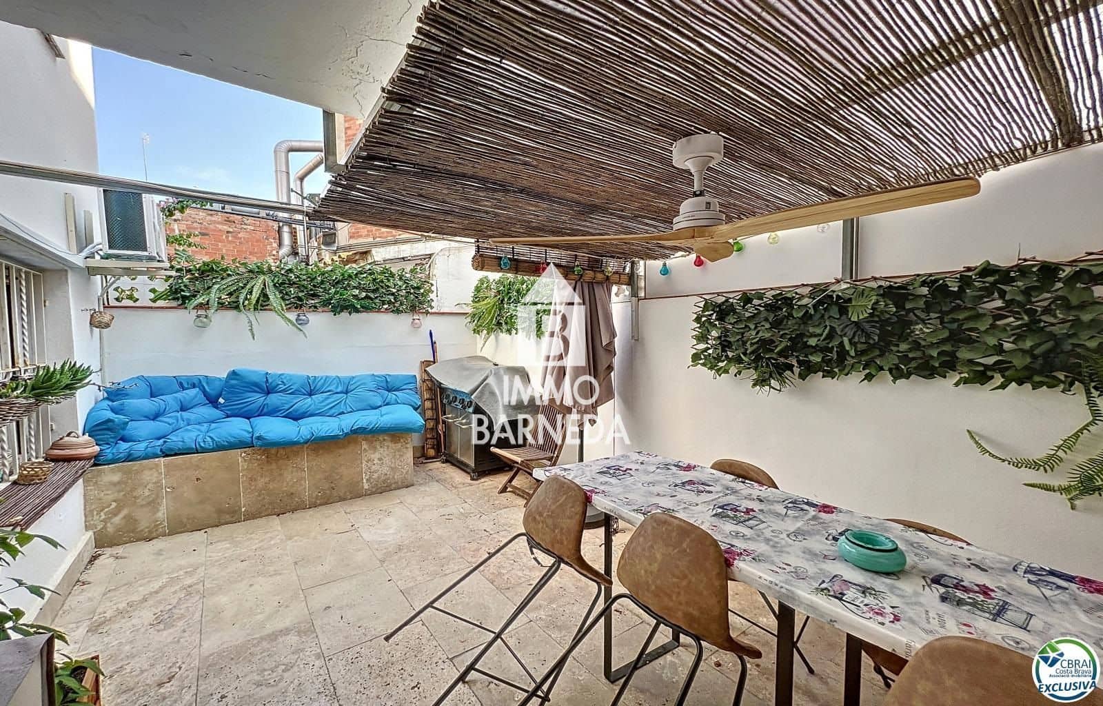 6 bedroom Flat for sale in Roses - € 315,000 (Ref: 8835087)