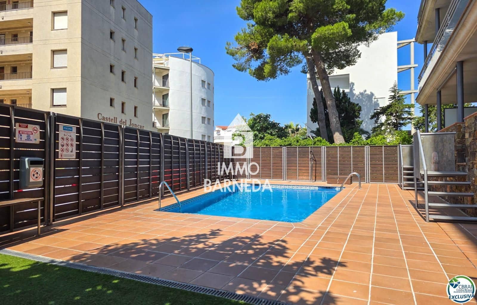 2 slaapkamer Flat te koop in Roses met zwembad garage - € 298.000 (Ref: 8835119)