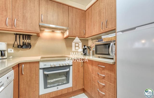 2 slaapkamer Flat te koop in Santa Margarida, Roses met zwembad garage - € 298.000 (Ref: 8835119)
