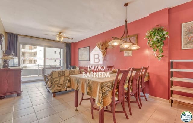 2 slaapkamer Flat te koop in Santa Margarida, Roses met zwembad garage - € 298.000 (Ref: 8835119)