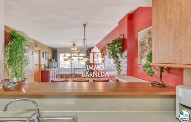 2 slaapkamer Flat te koop in Santa Margarida, Roses met zwembad garage - € 298.000 (Ref: 8835119)