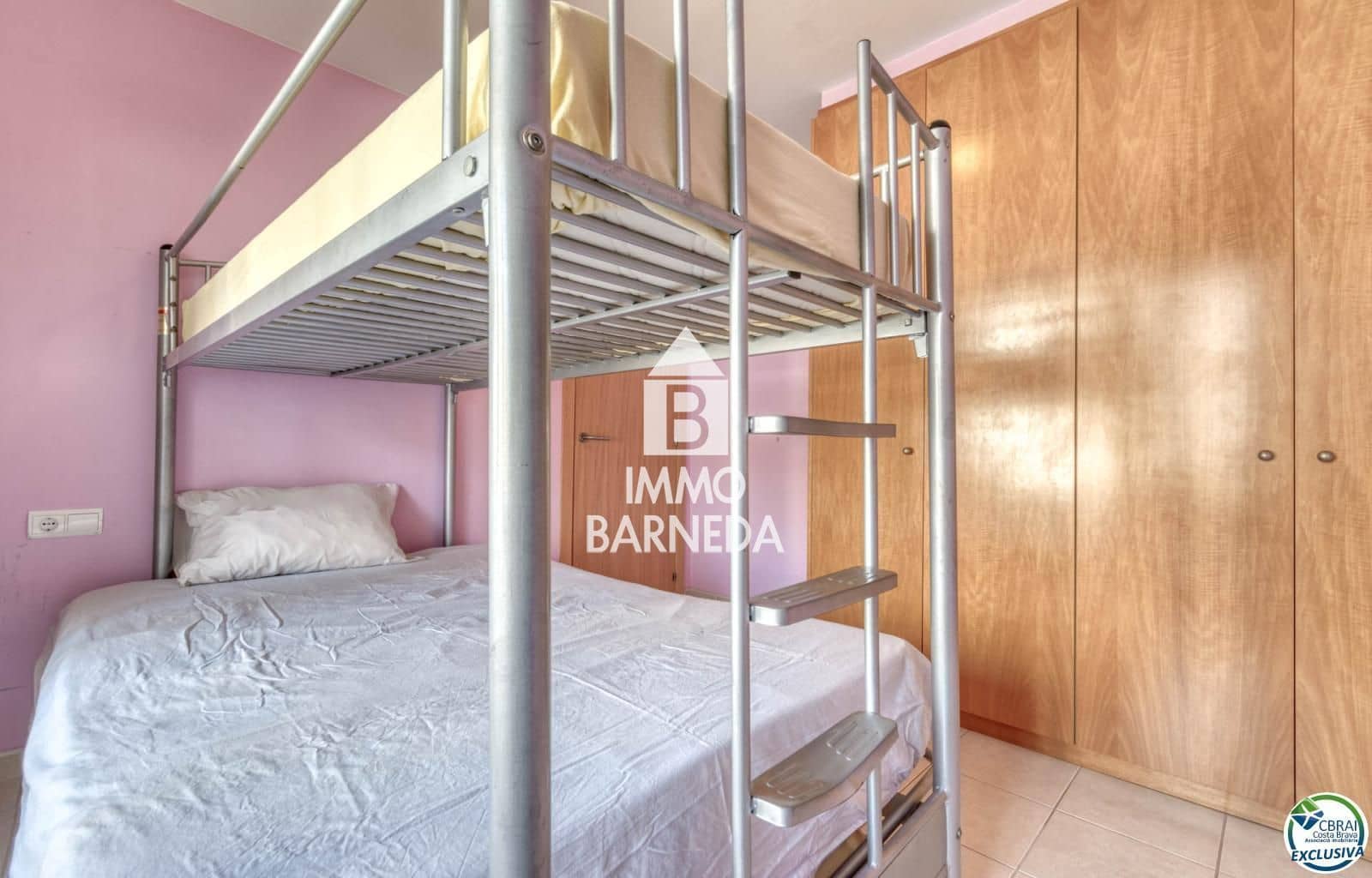 2 slaapkamer Flat te koop in Roses met zwembad garage - € 298.000 (Ref: 8835119)