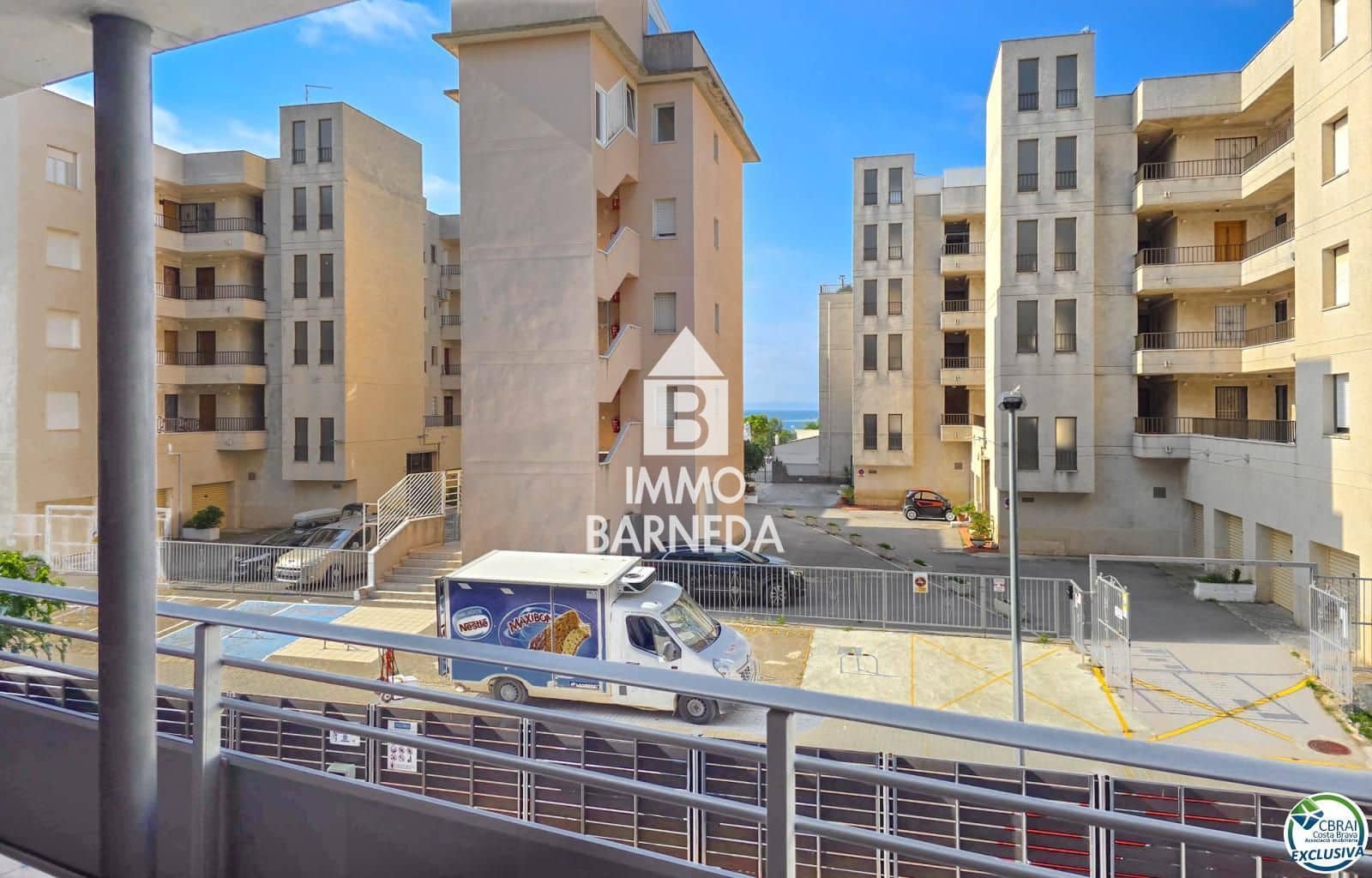 2 slaapkamer Flat te koop in Roses met zwembad garage - € 298.000 (Ref: 8835119)