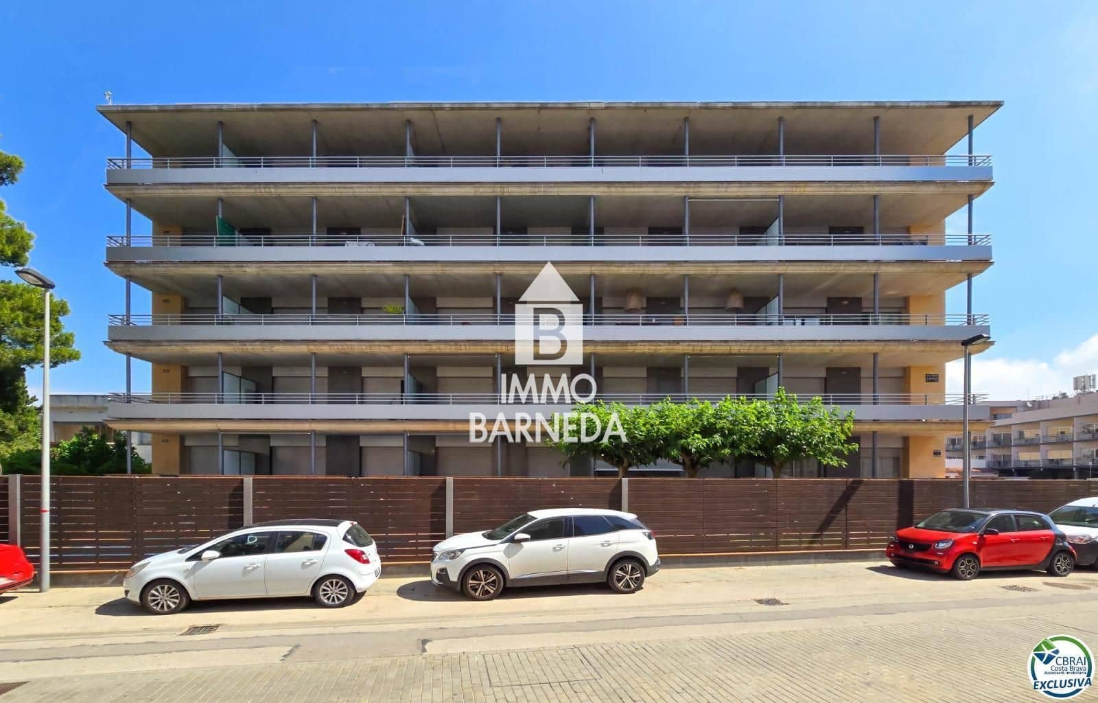 2 slaapkamer Flat te koop in Roses met zwembad garage - € 298.000 (Ref: 8835119)