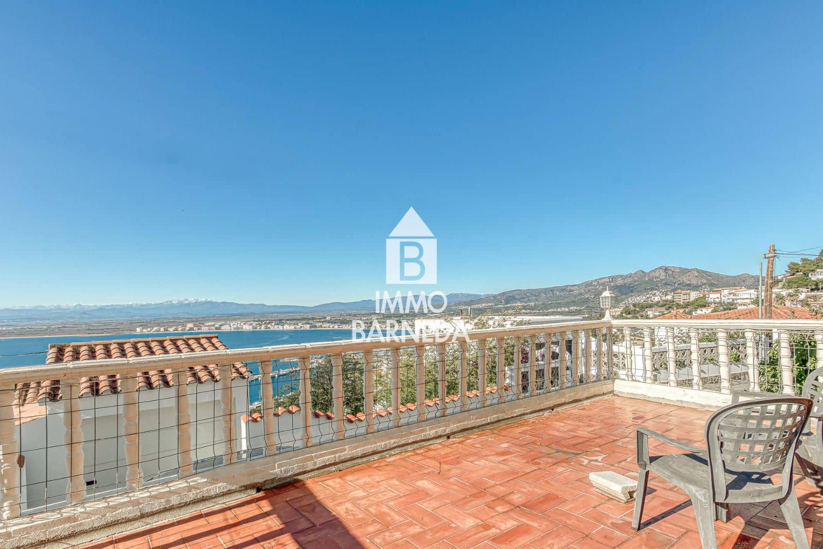 3 soveværelse Villa til salg i Roses med swimmingpool garage - € 790.000 (Ref: 8835327)