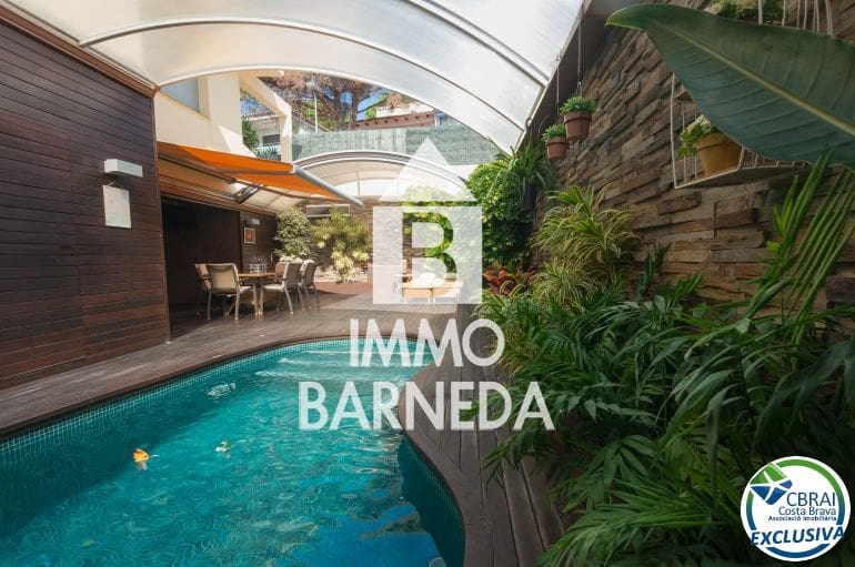 3 bedroom Villa for sale in Roses with pool - € 675,000 (Ref: 8835347)