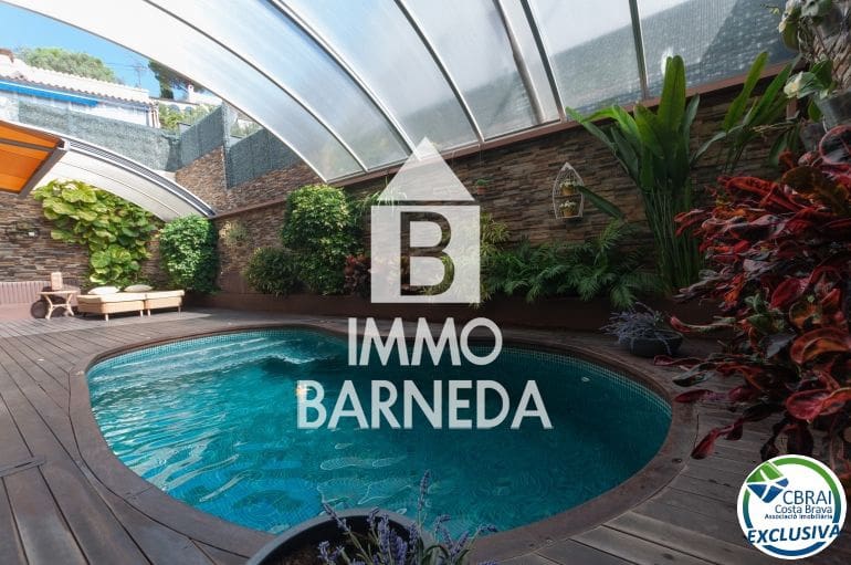 3 bedroom Villa for sale in Roses with pool - € 675,000 (Ref: 8835347)