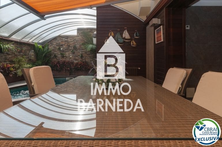 3 bedroom Villa for sale in Roses with pool - € 675,000 (Ref: 8835347)