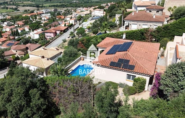 3 soverom Villa til salgs i Palau-saverdera med svømmebasseng garasje - € 565 000 (Ref: 8835367)