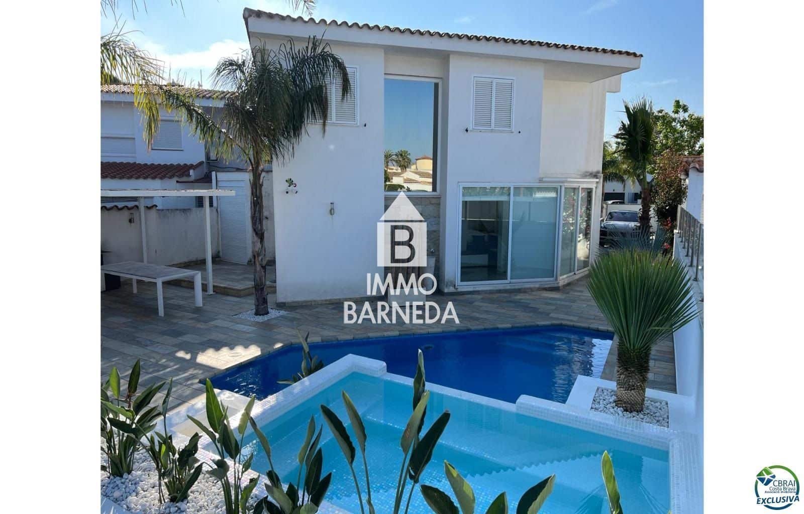 4 slaapkamer Villa te koop in Empuriabrava met zwembad garage - € 1.099.000 (Ref: 8835370)