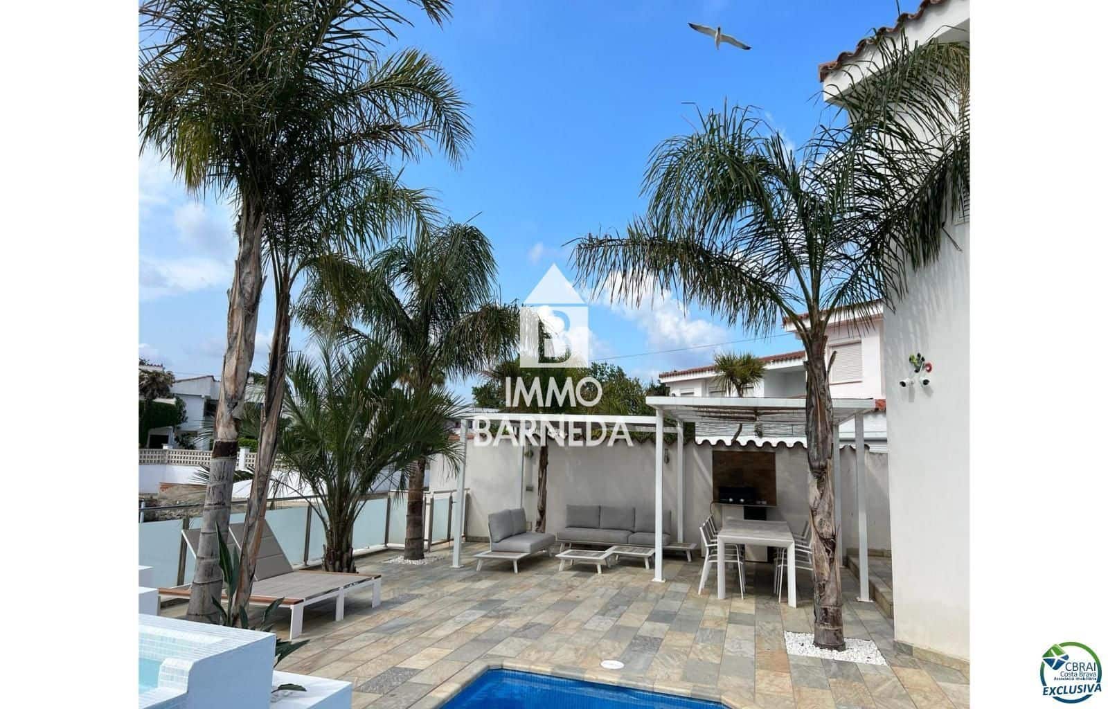 4 slaapkamer Villa te koop in Empuriabrava met zwembad garage - € 1.099.000 (Ref: 8835370)