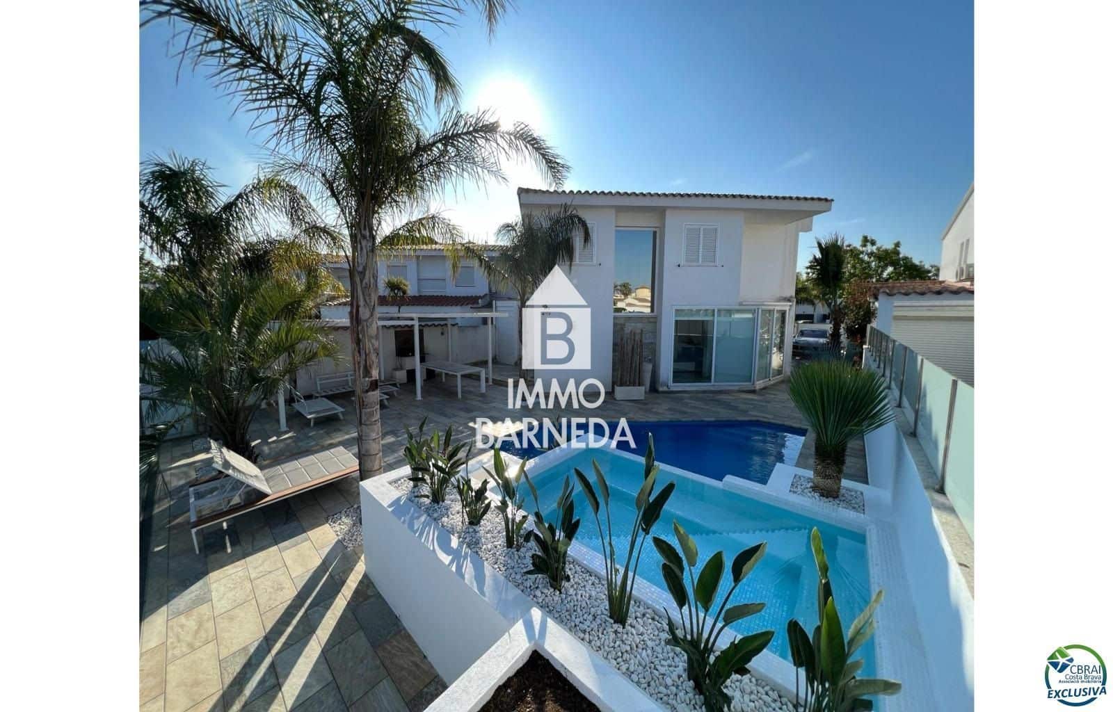 4 slaapkamer Villa te koop in Empuriabrava met zwembad garage - € 1.099.000 (Ref: 8835370)