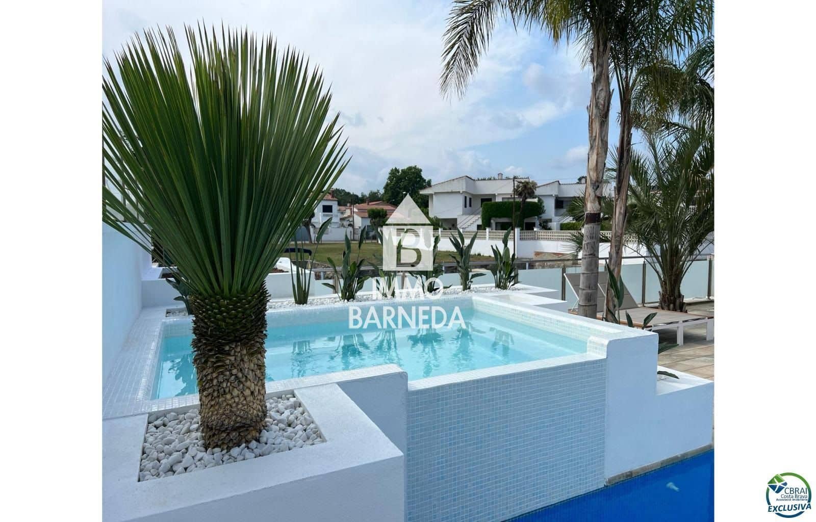 4 slaapkamer Villa te koop in Empuriabrava met zwembad garage - € 1.099.000 (Ref: 8835370)