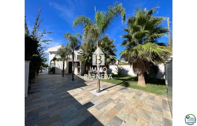 4 slaapkamer Villa te koop in Empuriabrava, Castelló d'Empúries met zwembad garage - € 1.099.000 (Ref: 8835370)