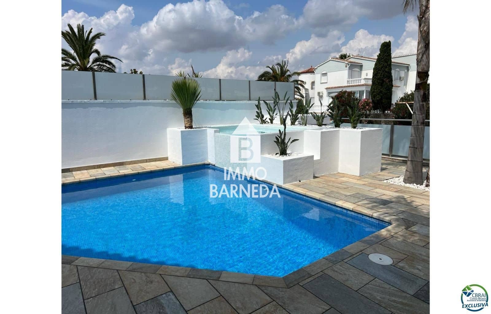 4 slaapkamer Villa te koop in Empuriabrava met zwembad garage - € 1.099.000 (Ref: 8835370)