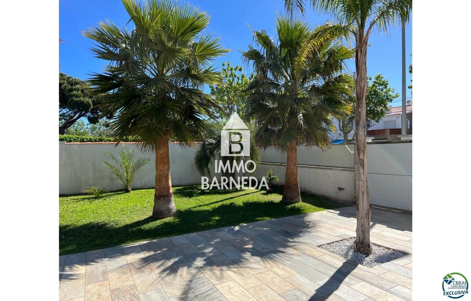 4 slaapkamer Villa te koop in Empuriabrava met zwembad garage - € 1.099.000 (Ref: 8835370)