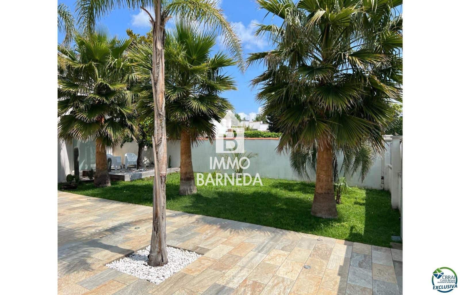 4 slaapkamer Villa te koop in Empuriabrava met zwembad garage - € 1.099.000 (Ref: 8835370)