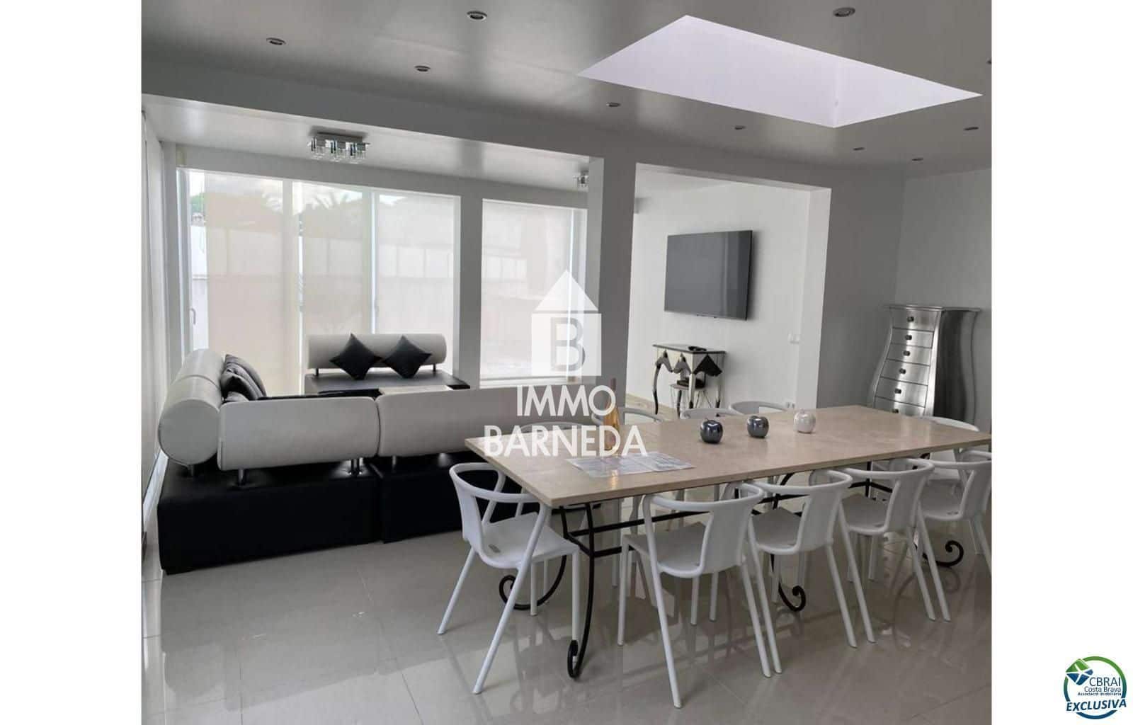 4 slaapkamer Villa te koop in Empuriabrava met zwembad garage - € 1.099.000 (Ref: 8835370)