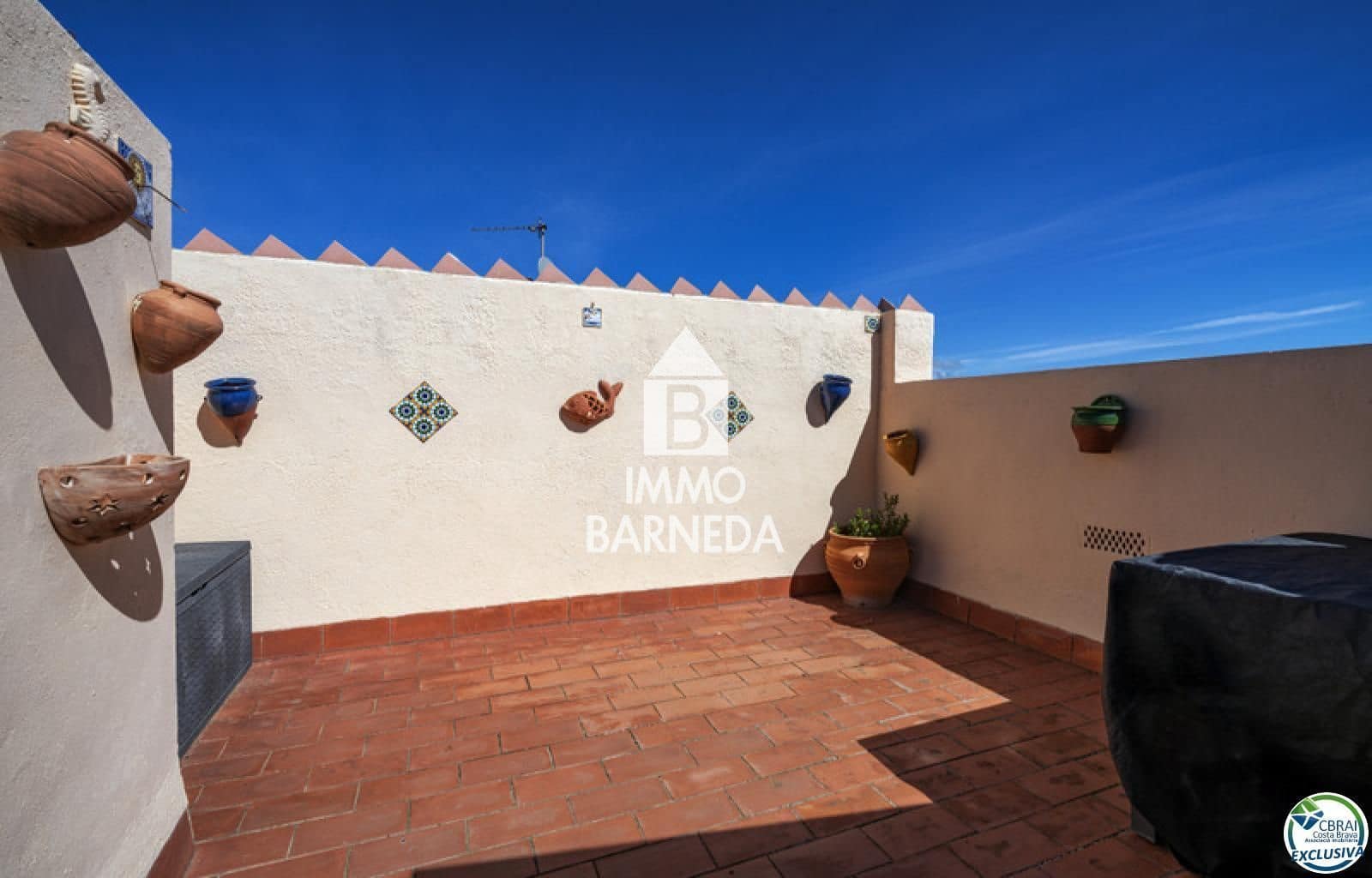 Piso de 2 habitaciones en Empuriabrava en venta con piscina - 188.000 € (Ref: 8895383)