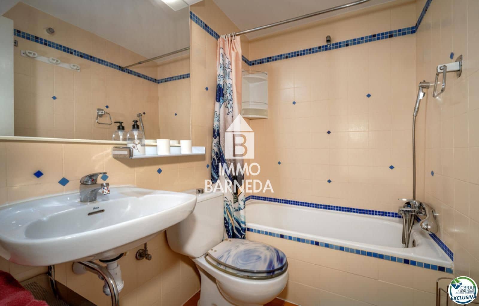 Piso de 2 habitaciones en Empuriabrava en venta con piscina - 188.000 € (Ref: 8895383)