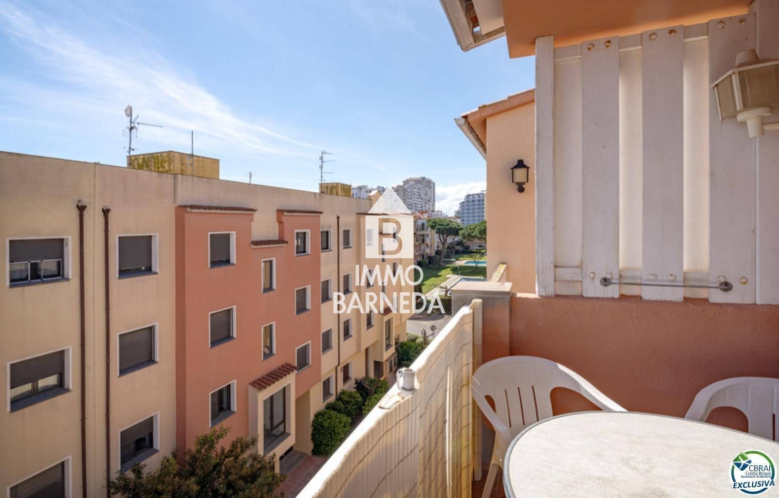 2 bedroom Flat for sale in Empuriabrava with pool - € 188,000 (Ref: 8895383)