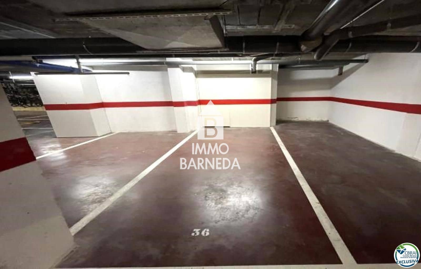 2 bedroom Flat for sale in Roses with pool garage - € 550,000 (Ref: 8920318)