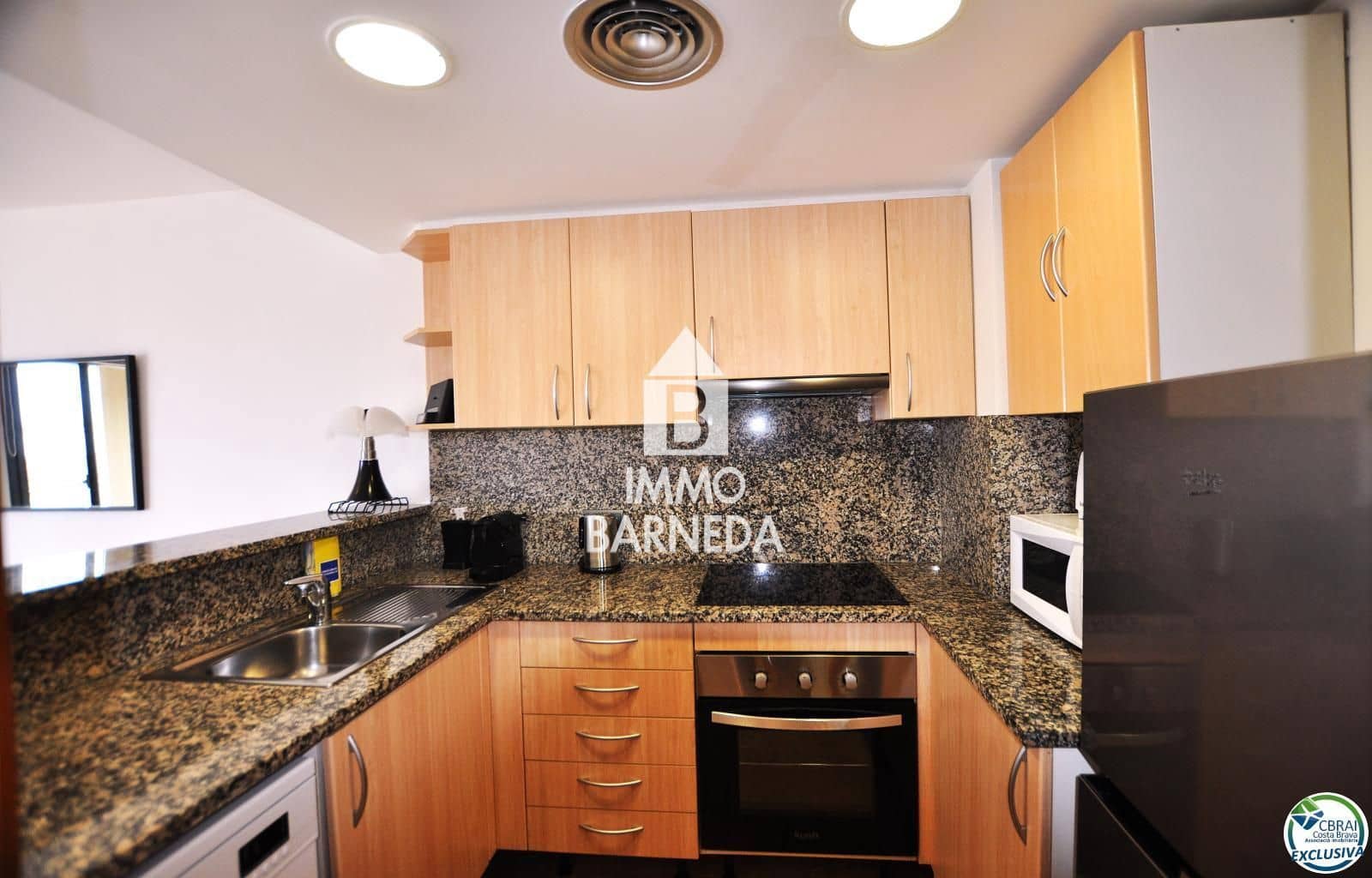 2 bedroom Flat for sale in Roses with pool garage - € 550,000 (Ref: 8920318)