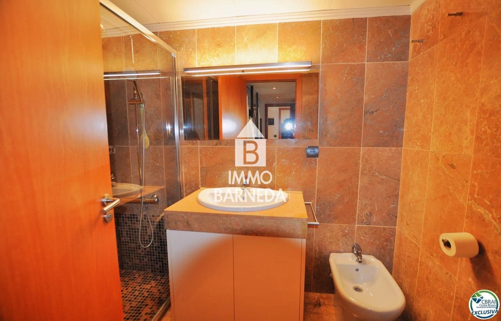 2 bedroom Flat for sale in Roses with pool garage - € 550,000 (Ref: 8920318)