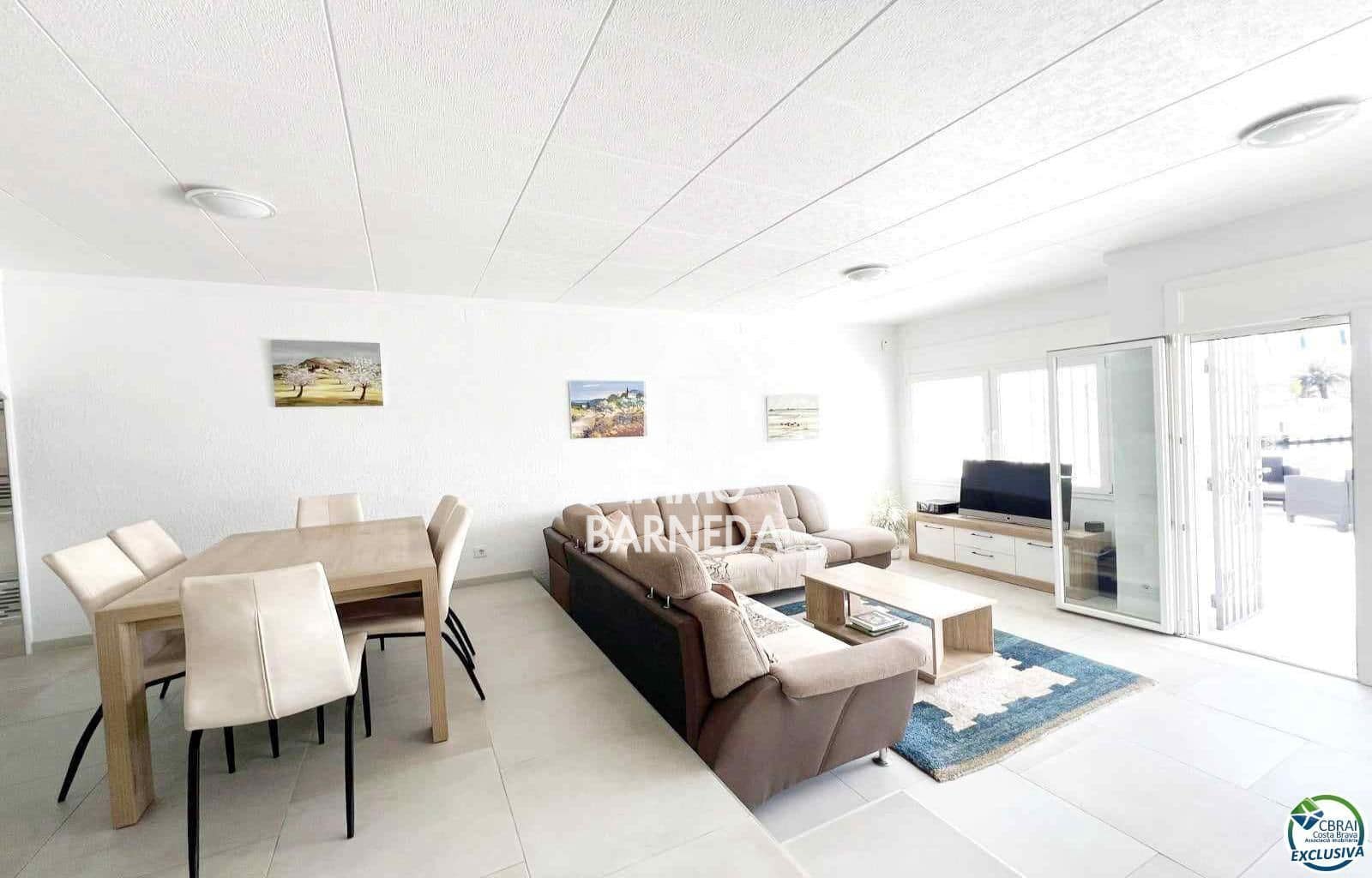 3 soveværelse Villa til salg i Empuriabrava med garage - € 599.900 (Ref: 8951037)