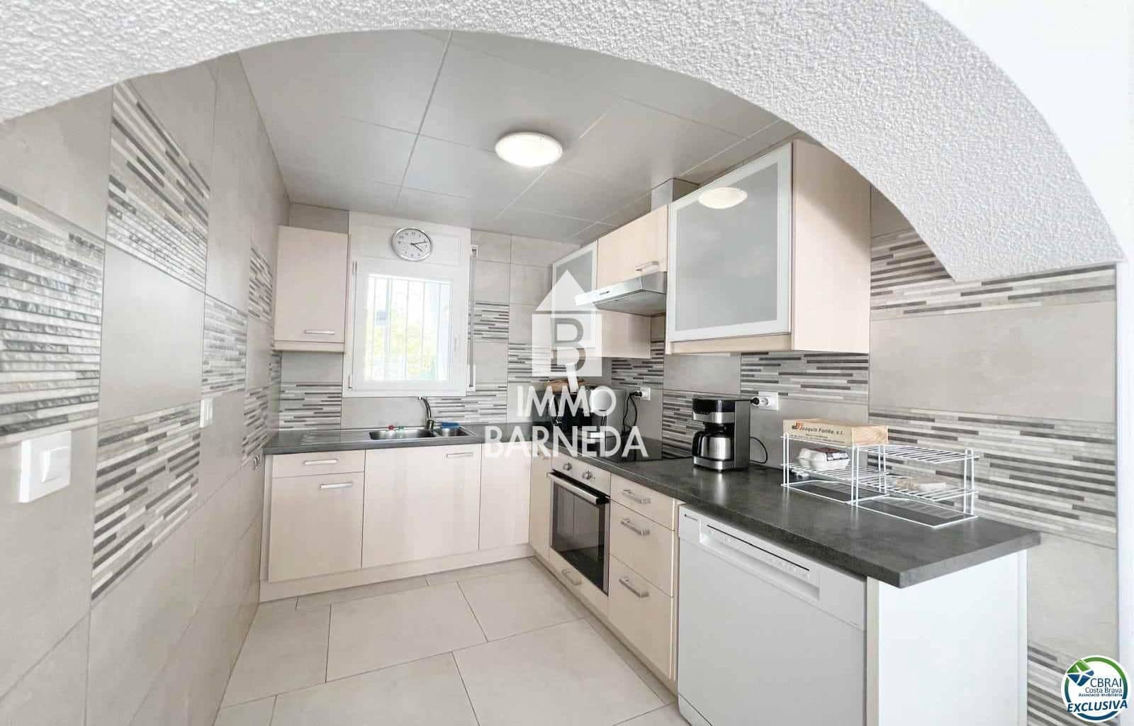 3 soveværelse Villa til salg i Empuriabrava med garage - € 599.900 (Ref: 8951037)