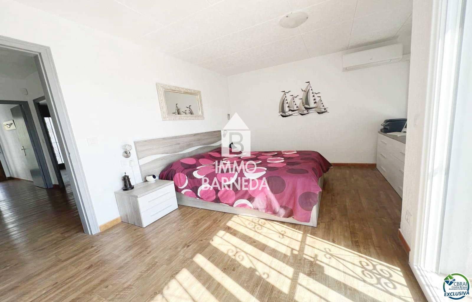 3 soveværelse Villa til salg i Empuriabrava med garage - € 599.900 (Ref: 8951037)