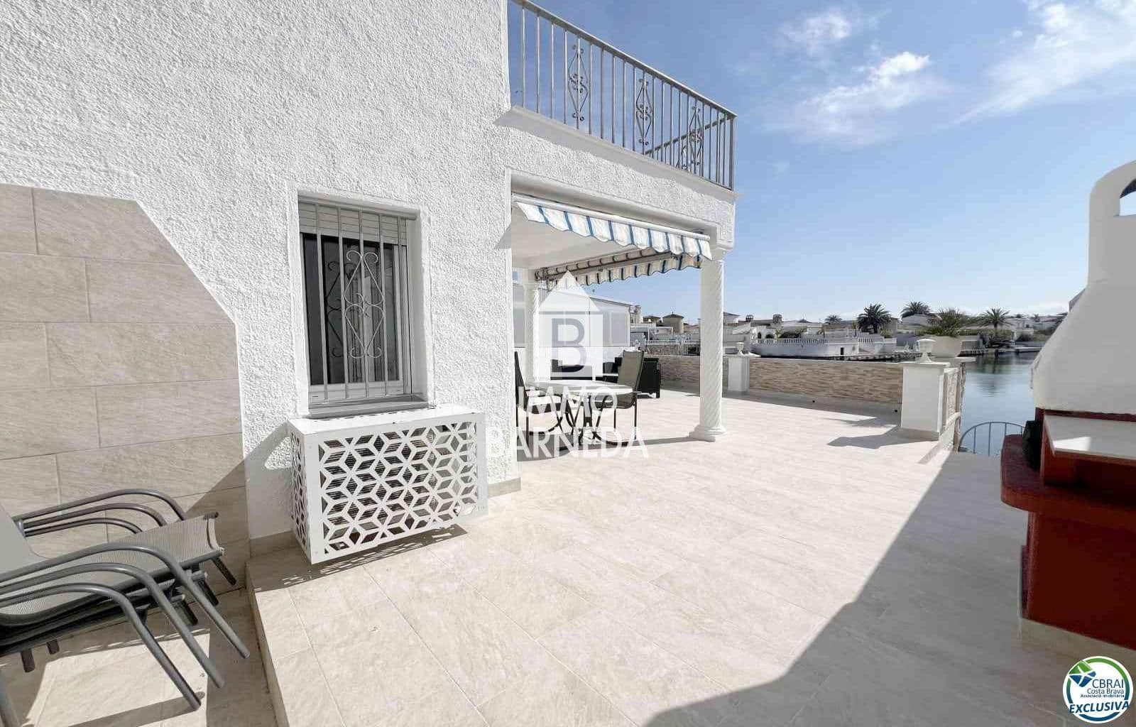 3 soveværelse Villa til salg i Empuriabrava med garage - € 599.900 (Ref: 8951037)