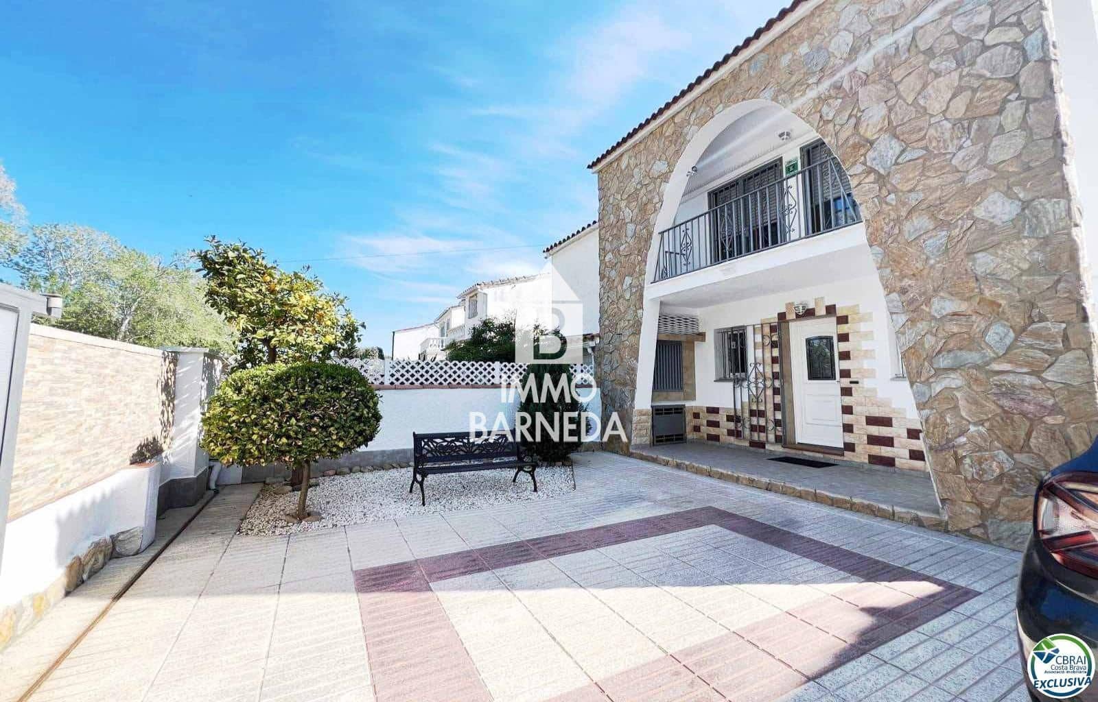 3 soveværelse Villa til salg i Empuriabrava med garage - € 599.900 (Ref: 8951037)