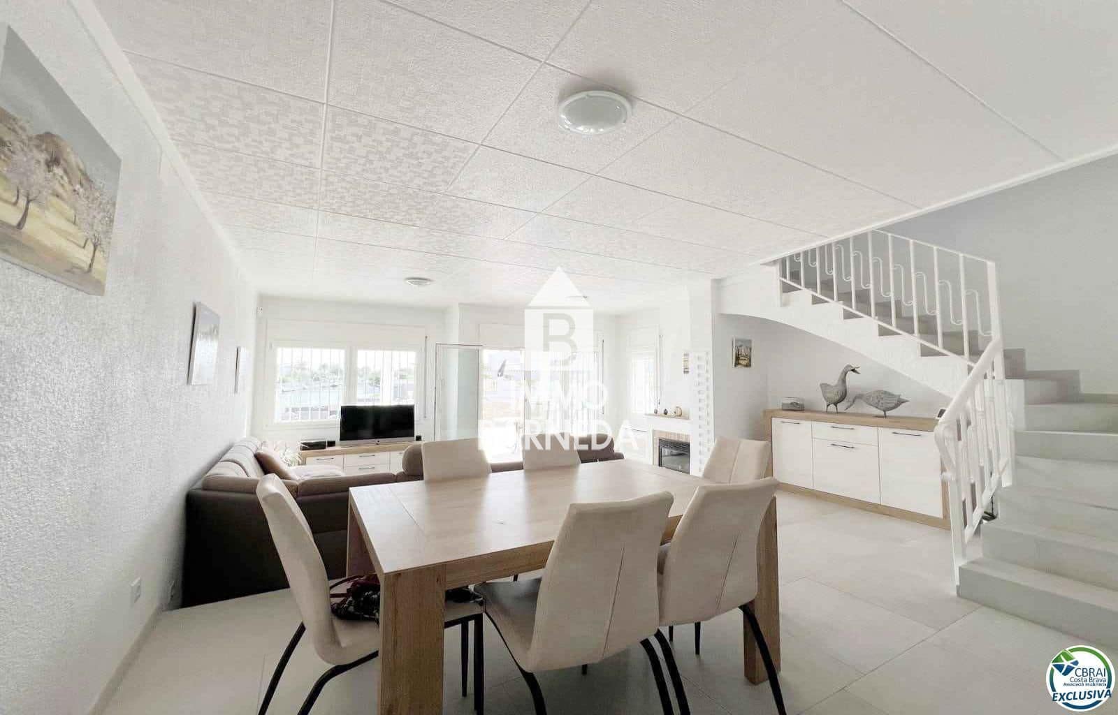 3 soveværelse Villa til salg i Empuriabrava med garage - € 599.900 (Ref: 8951037)