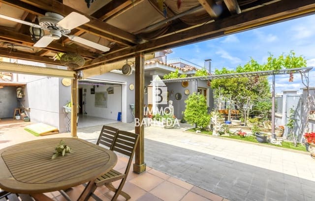 5 Zimmer Villa zu verkaufen in Roses mit Garage - 560.000 € (Ref: 8951969)