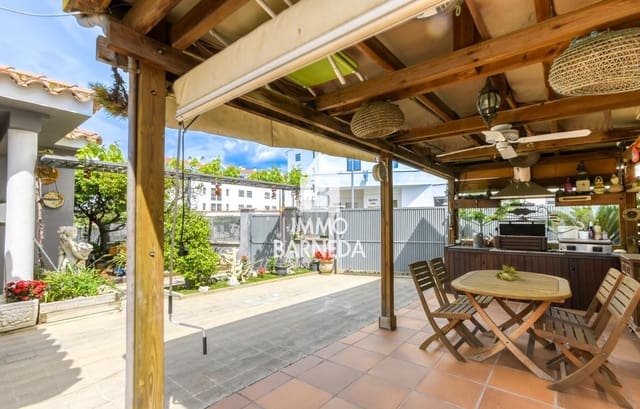 5 Zimmer Villa zu verkaufen in Roses mit Garage - 560.000 € (Ref: 8951969)