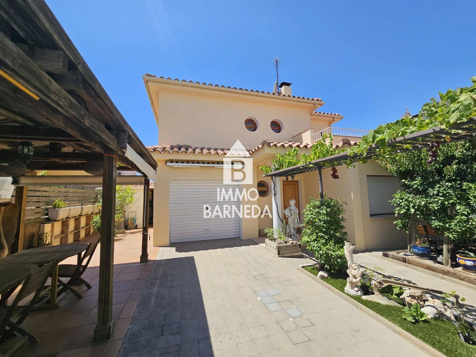 5 Zimmer Villa zu verkaufen in Roses mit Garage - 560.000 € (Ref: 8951969)