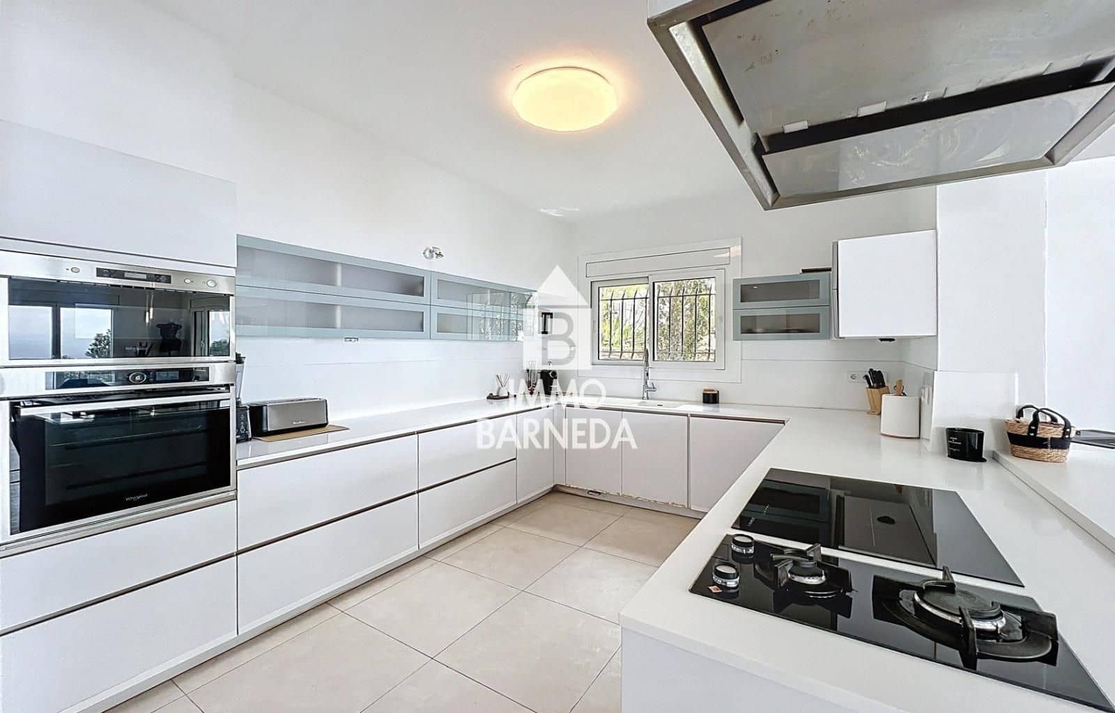 6 bedroom Villa for sale in Roses with pool garage - € 2,490,000 (Ref: 9002622)