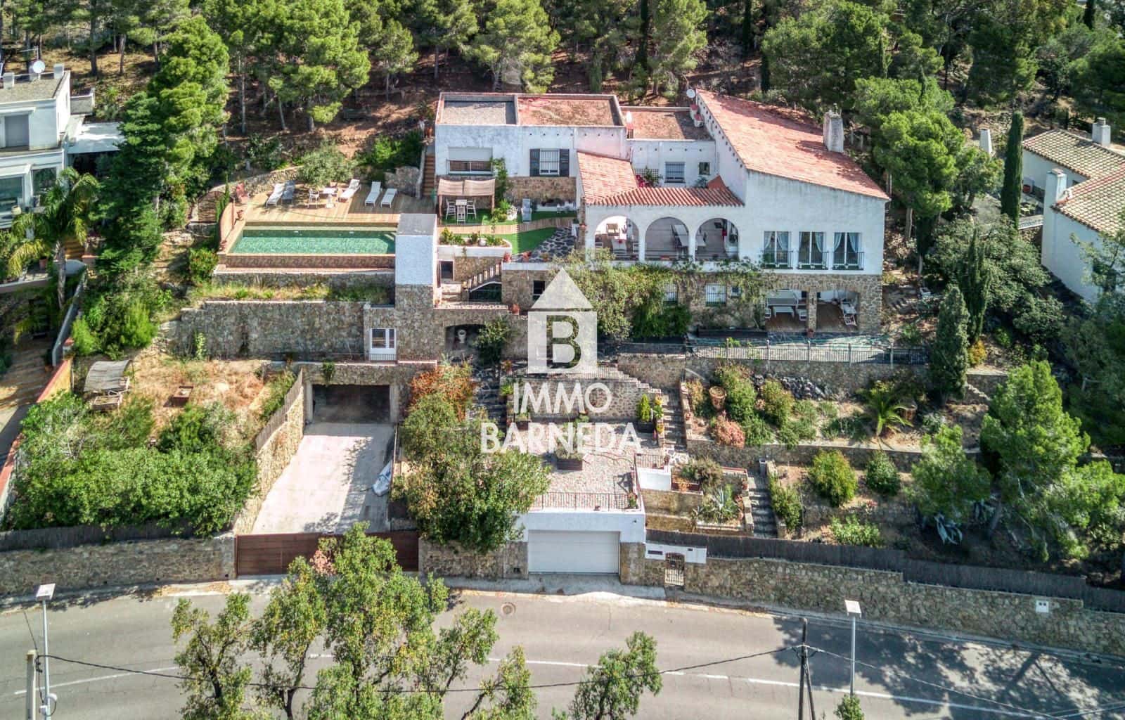 6 bedroom Villa for sale in Roses with pool garage - € 2,490,000 (Ref: 9002622)