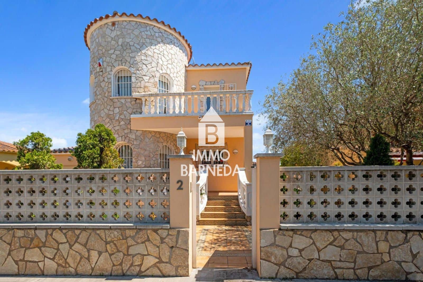 5 chambre Villa/Maison à vendre à Empuriabrava avec piscine garage - 465 000 € (Ref: 9003642)