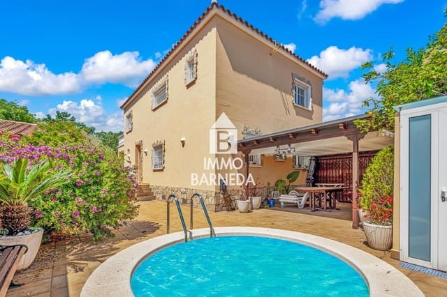 5 chambre Villa/Maison à vendre à Empuriabrava, Castelló d'Empúries avec piscine garage - 465 000 € (Ref: 9003642)