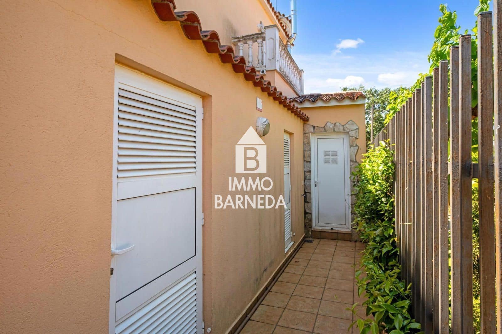 5 chambre Villa/Maison à vendre à Empuriabrava avec piscine garage - 465 000 € (Ref: 9003642)