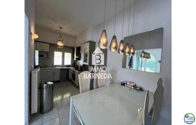3 slaapkamer Villa te koop in Empuriabrava, Castelló d'Empúries met zwembad garage - € 795.000 (Ref: 9003643)
