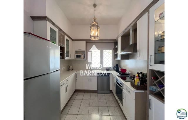 3 slaapkamer Villa te koop in Empuriabrava, Castelló d'Empúries met zwembad garage - € 795.000 (Ref: 9003643)