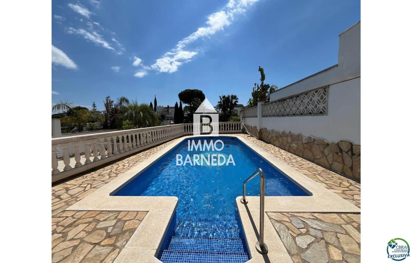 3 slaapkamer Villa te koop in Empuriabrava met zwembad garage - € 795.000 (Ref: 9003643)