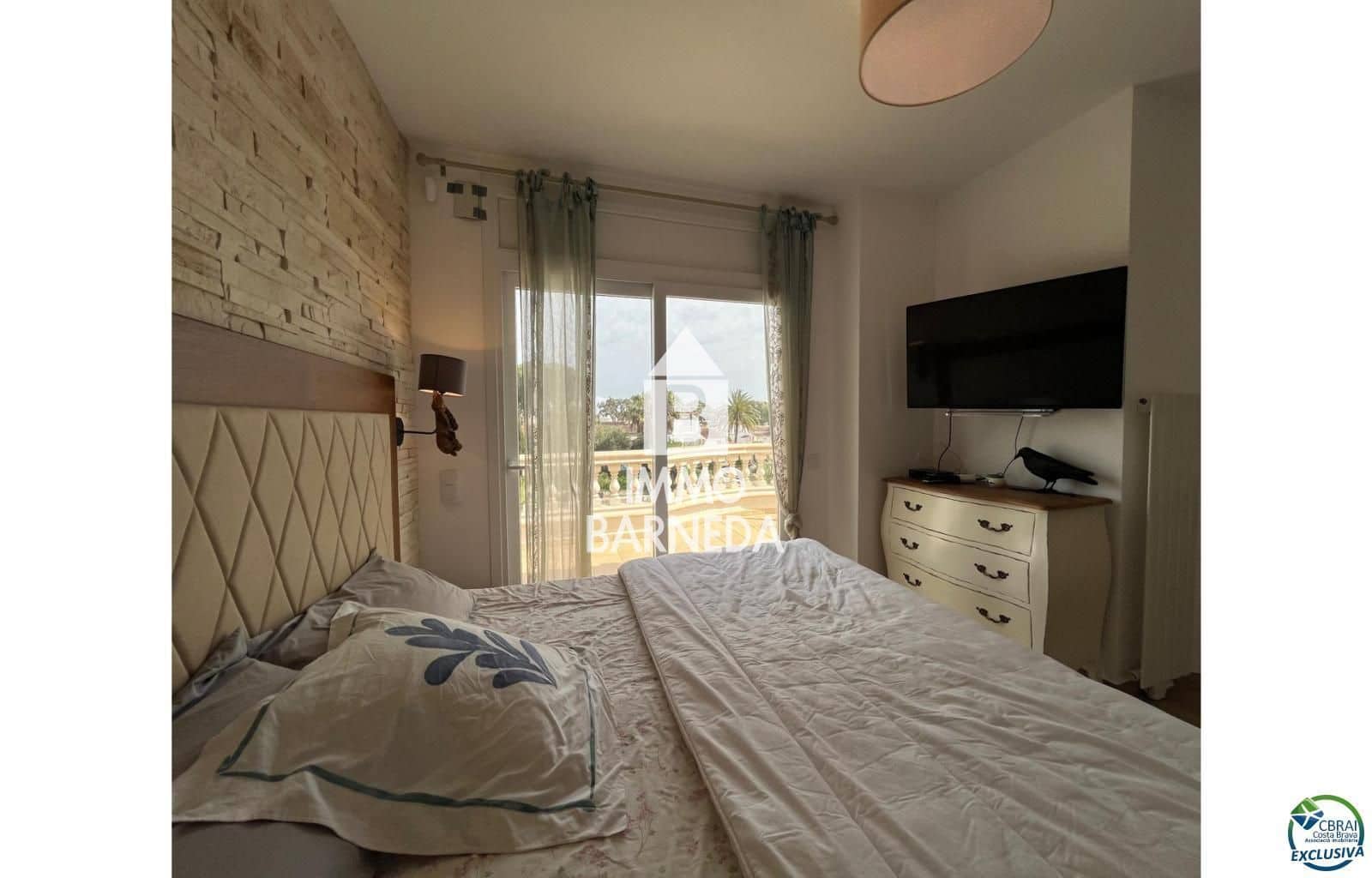 3 slaapkamer Villa te koop in Empuriabrava met zwembad garage - € 795.000 (Ref: 9003643)