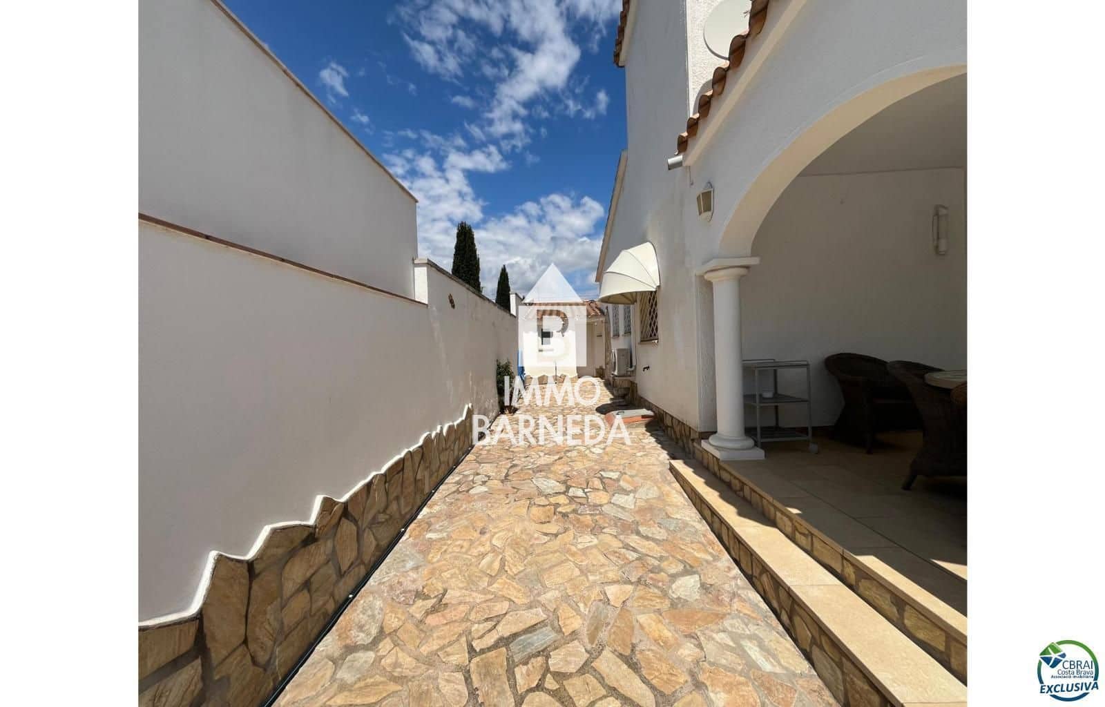 3 slaapkamer Villa te koop in Empuriabrava met zwembad garage - € 795.000 (Ref: 9003643)