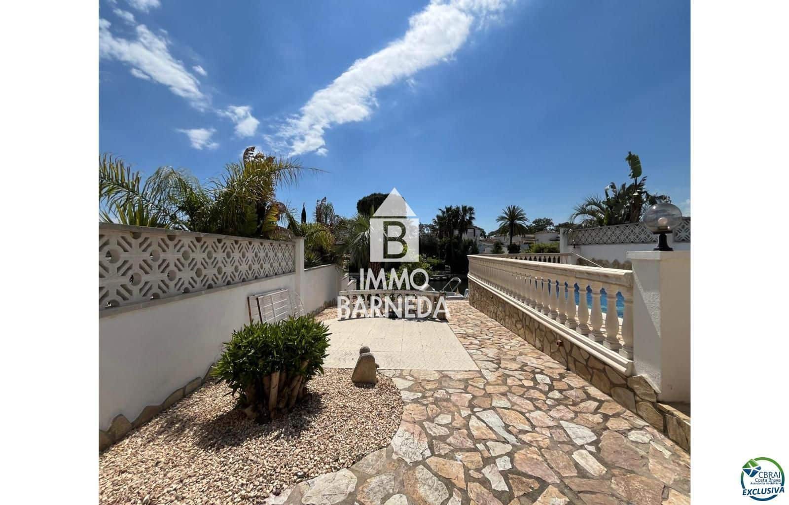 3 slaapkamer Villa te koop in Empuriabrava met zwembad garage - € 795.000 (Ref: 9003643)
