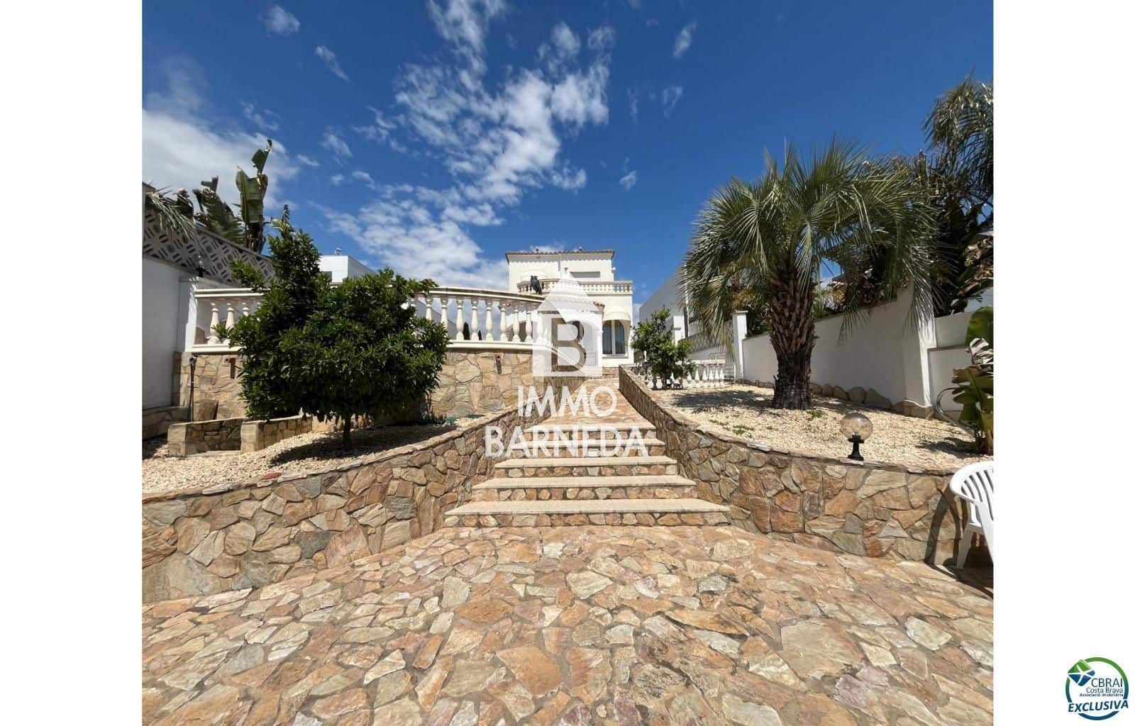 3 slaapkamer Villa te koop in Empuriabrava met zwembad garage - € 795.000 (Ref: 9003643)