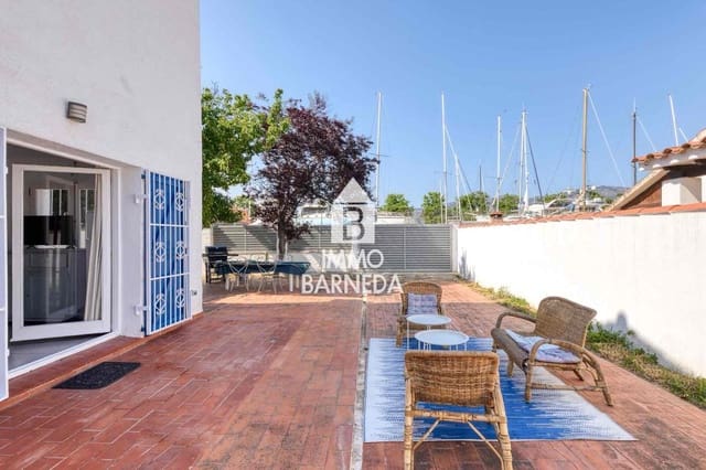 2 bedroom Townhouse for sale in Santa Margarida, Roses with pool - € 229,000 (Ref: 9061915)
